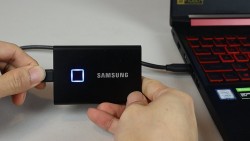 Ổ cứng di động SSD Samsung T7 Touch 2TB USB 3.2 Gen 2 - Đen (MU-PC2T0K/WW)