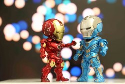 Đồ chơi tượng Iron Man