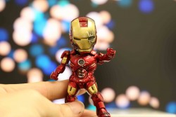 Đồ chơi tượng Iron Man