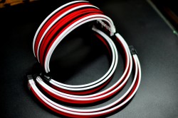 Dây nguồn bọc lưới 8 pin VGA nối dài - ĐỎ TRẮNG ĐEN