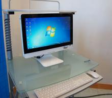 Máy tính All-in-one chạy Windows và MeeGo