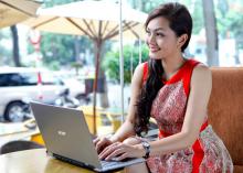 Mua Acer S3 \'rinh\' xe Piagio LX thời trang