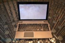 Toshiba ra loạt laptop Satellite P8 màn hình 3D