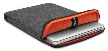 5. Di chuyển laptop không đúng cách